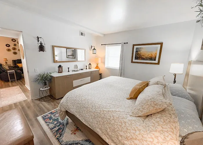 Апартаменты Center Hill Country *